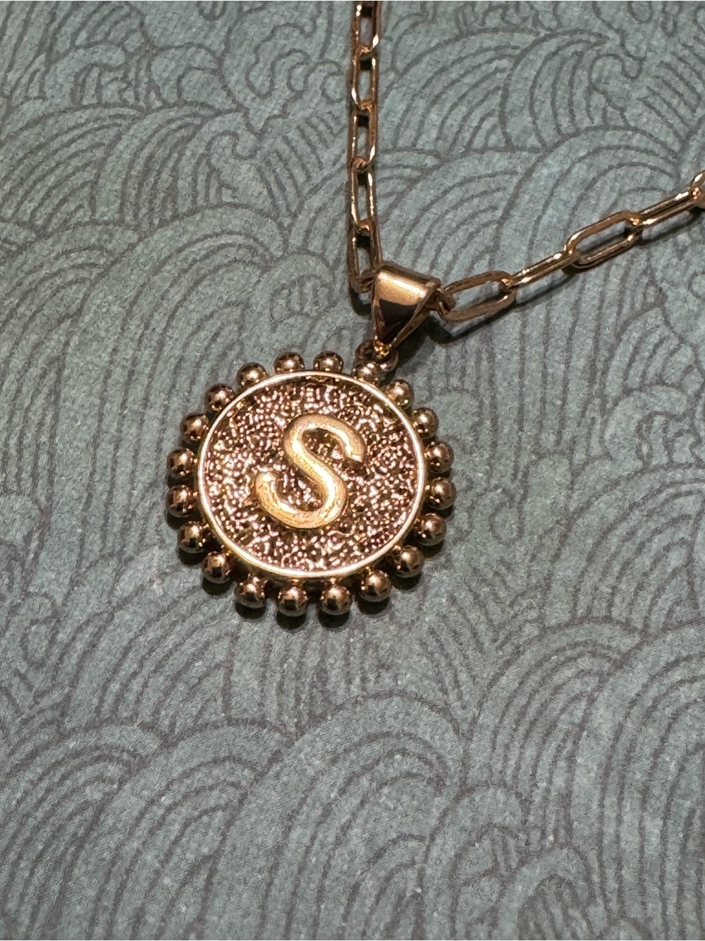 INITIAL S PENDANT NECKLACE - Picture 4 of 9